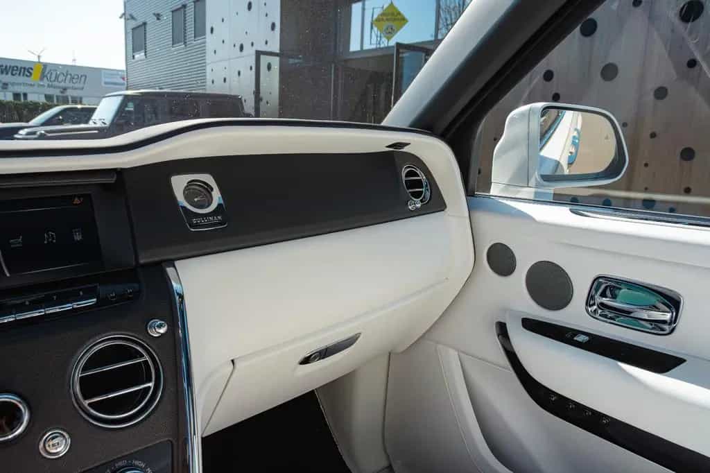 Rolls-Royce Cullinan MANSORY *FORGED CARBON*ONLY 7600 KM* 11/2019-photo-22