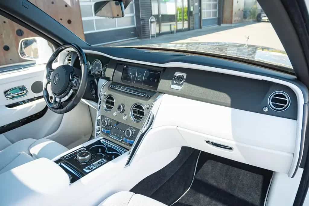 Rolls-Royce Cullinan MANSORY *FORGED CARBON*ONLY 7600 KM* 11/2019-photo-23