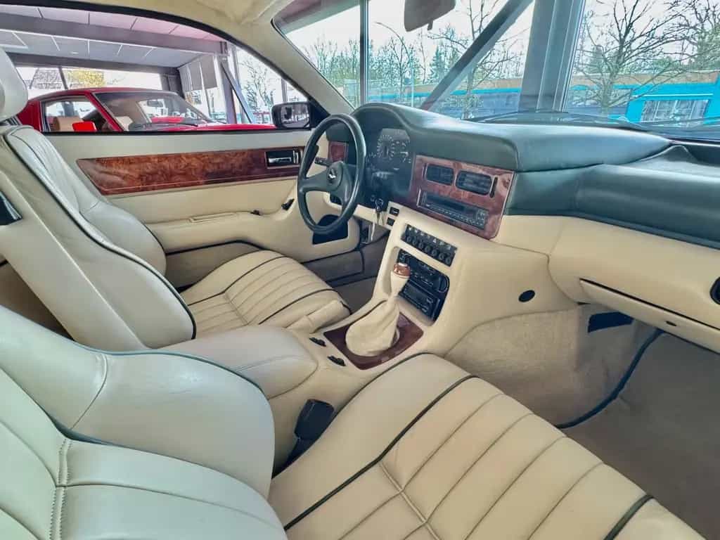 Aston Martin Virage COUPE V8*KLIMA*NUR 4600 KM*1. HAND 11/1990-photo-10