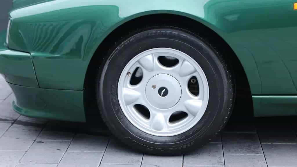 Aston Martin Virage COUPE V8*KLIMA*NUR 4600 KM*1. HAND 11/1990-photo-24