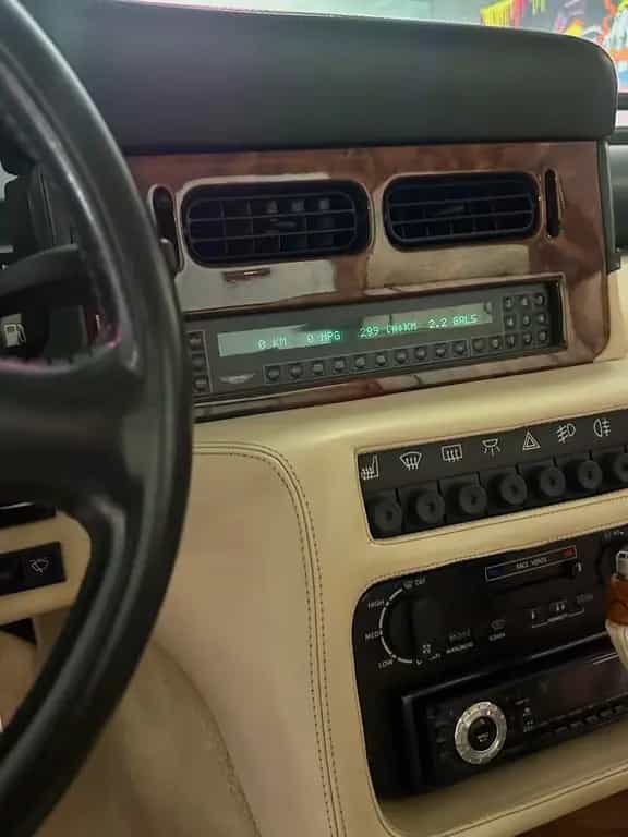 Aston Martin Virage COUPE V8*KLIMA*NUR 4600 KM*1. HAND 11/1990-photo-5
