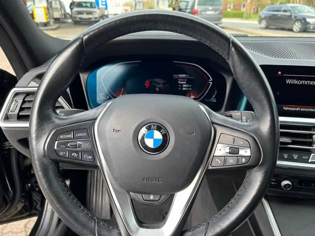 BMW 3 Series 320 Touring Luxury Line Mild Hybrid 12/2020-photo-16