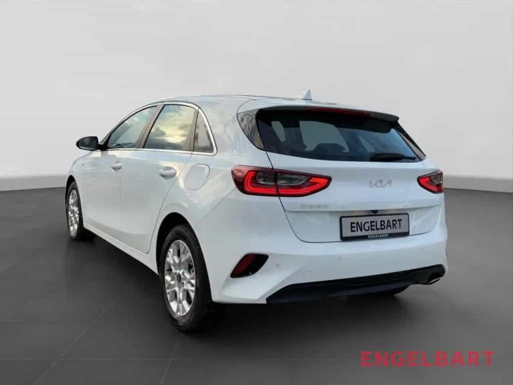 Kia Ceed Vision Automatik 1.5T Komfort+-Paket 05/2025-photo-1