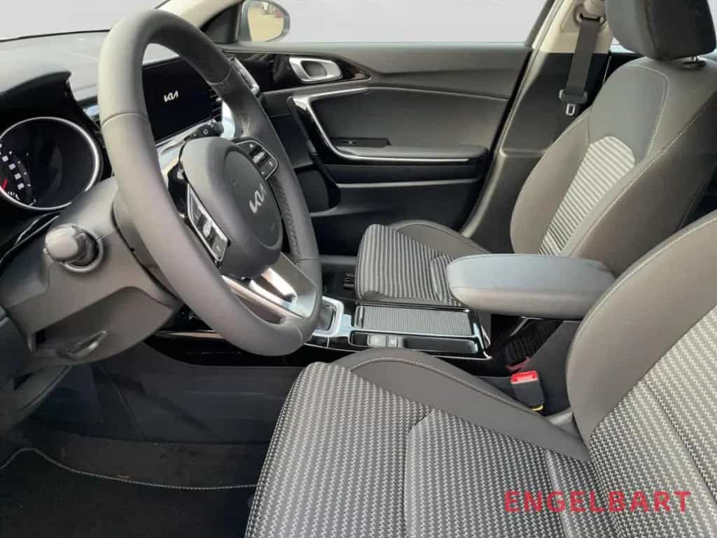 Kia Ceed Vision Automatik 1.5T Komfort+-Paket 05/2025-photo-5
