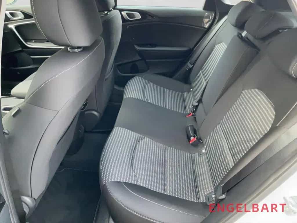 Kia Ceed Vision Automatik 1.5T Komfort+-Paket 09/2025-photo-11