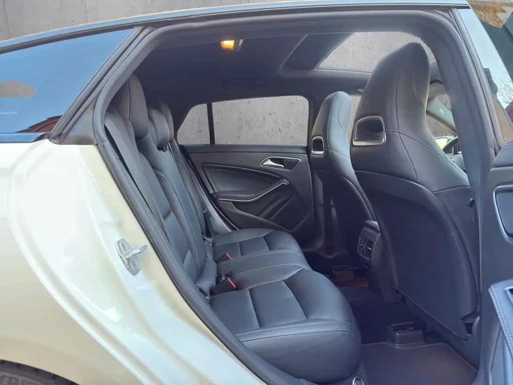 Mercedes-Benz CLA-Class 45 AMG°4-MATIC°PANO°XENON°MEMORY°KAM°82TKM° 08/2015-photo-21