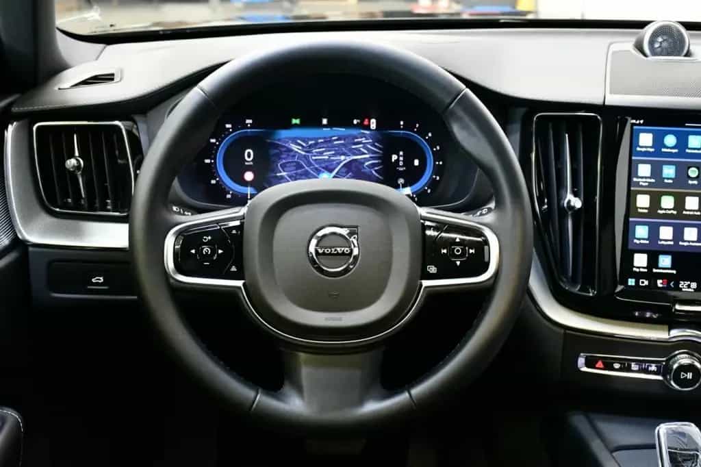 Volvo XC60 Ultim. Black AWD MASS*LÜF*B&W*HuD*360*PANO 07/2024-photo-10