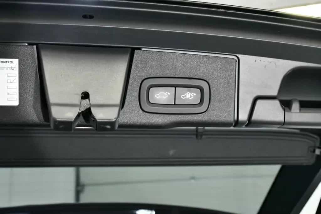 Volvo XC60 Ultim. Black AWD MASS*LÜF*B&W*HuD*360*PANO 07/2024-photo-26