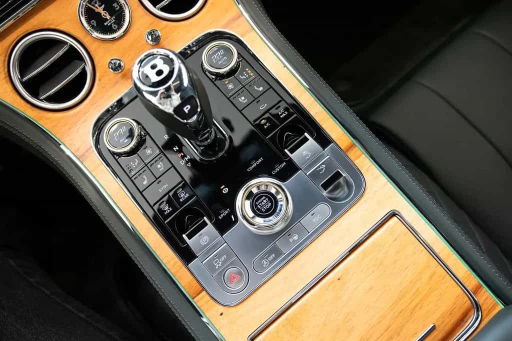 Bentley Continental GT V8 Azure - Naim, Blackline 10/2023-photo-12