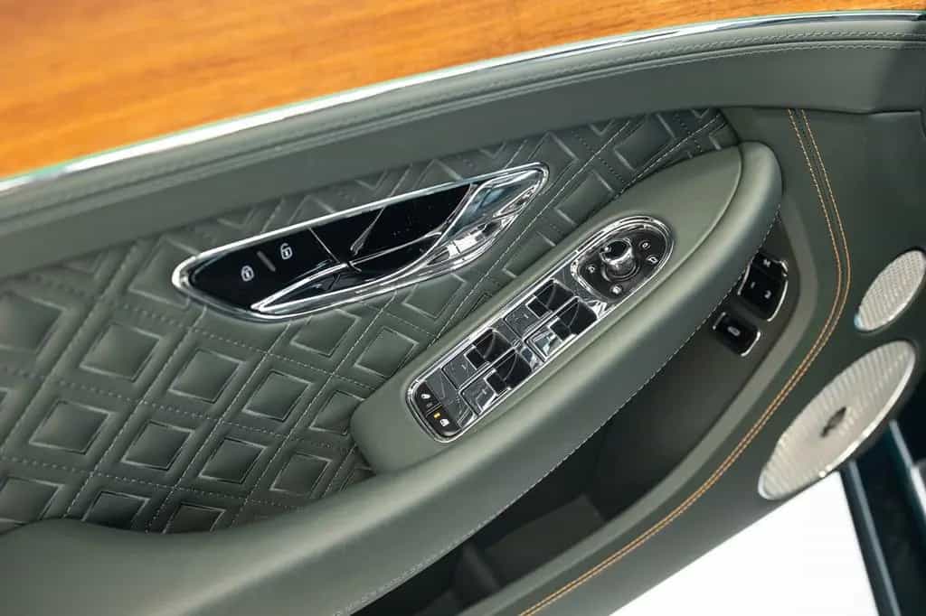 Bentley Continental GT V8 Azure - Naim, Blackline 10/2023-photo-17