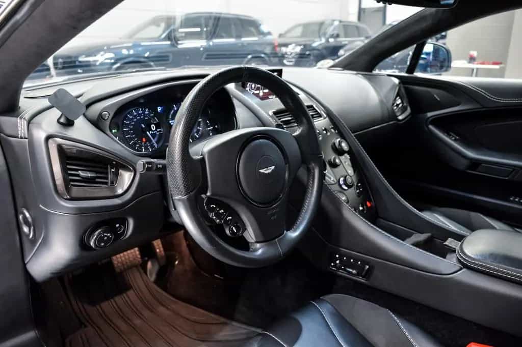 Aston Martin Vanquish 6.0 V12 CARBON/KERAMIK/B&0 05/2013-photo-3