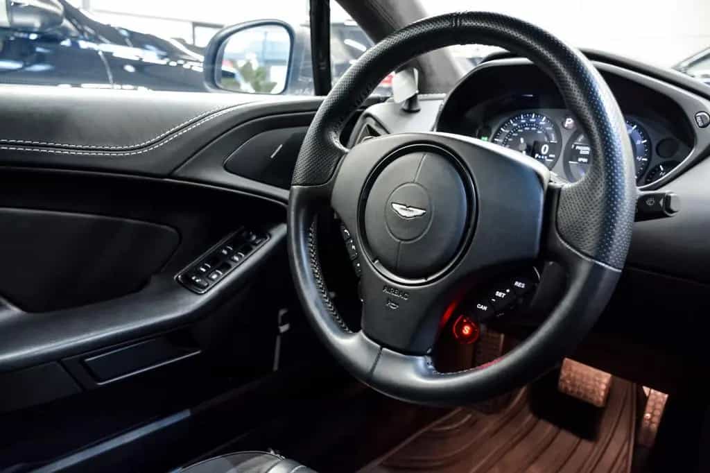 Aston Martin Vanquish 6.0 V12 CARBON/KERAMIK/B&0 05/2013-photo-4