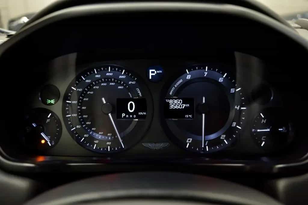 Aston Martin Vanquish 6.0 V12 CARBON/KERAMIK/B&0 05/2013-photo-8