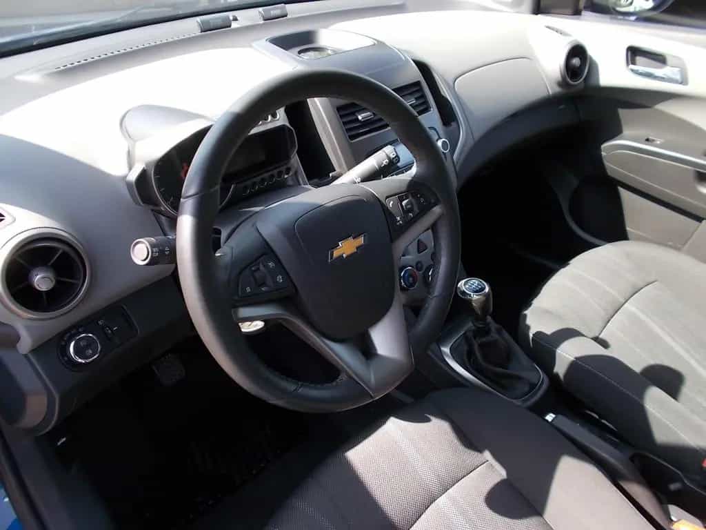 Chevrolet Aveo 1.6 LTZ, Klima, SHZ, PDC, Aluf. Allwetter 09/2012-photo-15