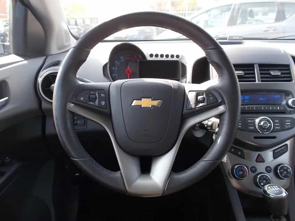 Chevrolet Aveo 1.6 LTZ, Klima, SHZ, PDC, Aluf. Allwetter 09/2012-photo-17