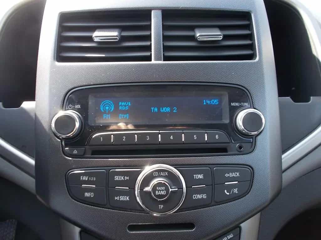 Chevrolet Aveo 1.6 LTZ, Klima, SHZ, PDC, Aluf. Allwetter 09/2012-photo-21