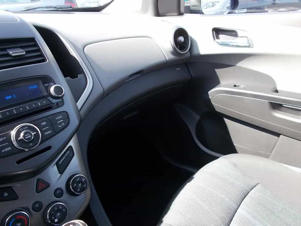 Chevrolet Aveo 1.6 LTZ, Klima, SHZ, PDC, Aluf. Allwetter 09/2012-photo-24