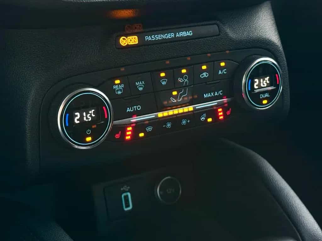 Ford Focus Turnier 1.5 EcoBoost Aut. Titanium LED|KAM 04/2019-photo-15
