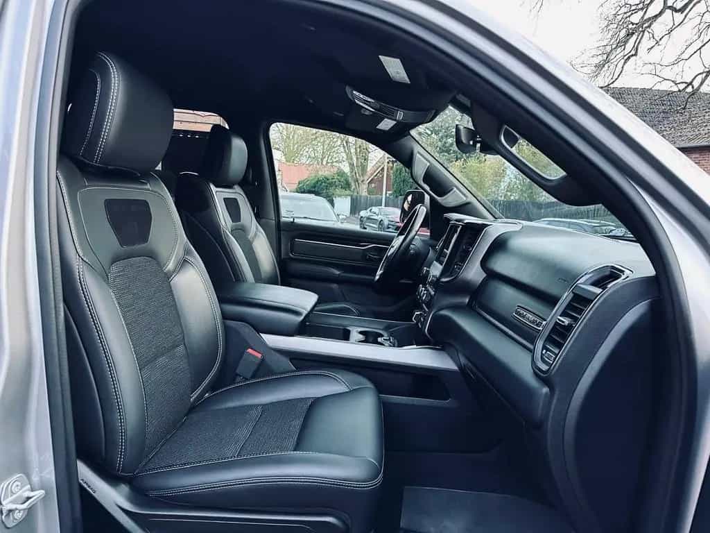 Dodge RAM BUILT TO SERVE*4X4*OFF-ROAD*BÜGEL*AHK*NAVI*SERVI 10/2021-photo-45