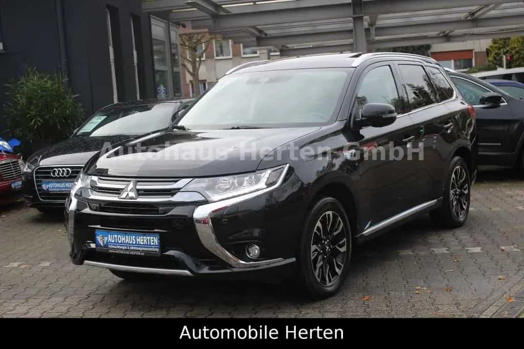 Mitsubishi Outlander PLUG IN HYBRID*2.0*LEDER+NAVI+XENON* 09/2017-photo-0