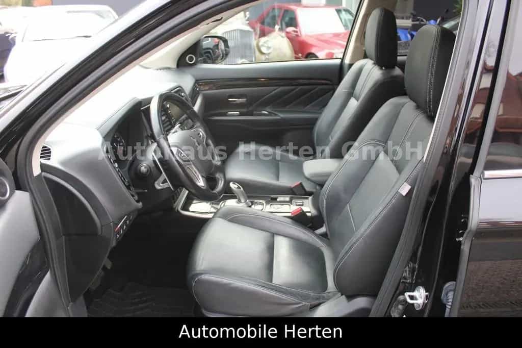 Mitsubishi Outlander PLUG IN HYBRID*2.0*LEDER+NAVI+XENON* 09/2017-photo-10