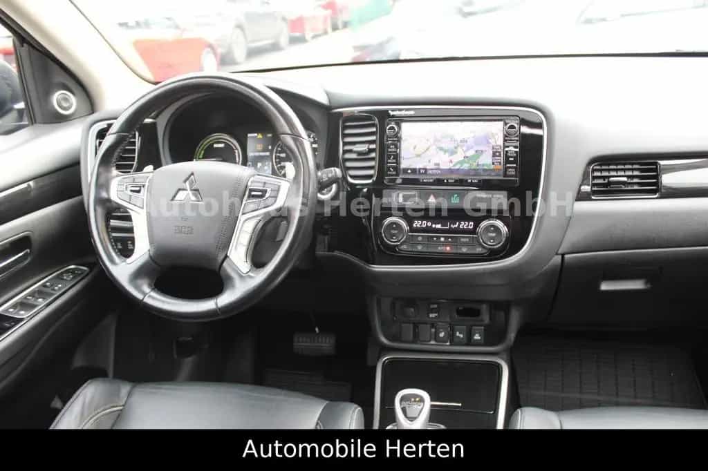 Mitsubishi Outlander PLUG IN HYBRID*2.0*LEDER+NAVI+XENON* 09/2017-photo-12