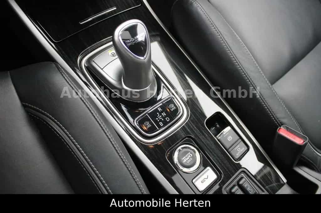 Mitsubishi Outlander PLUG IN HYBRID*2.0*LEDER+NAVI+XENON* 09/2017-photo-14