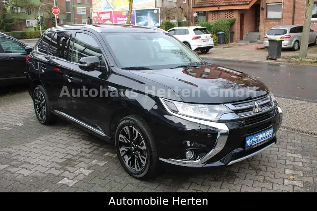 Mitsubishi Outlander PLUG IN HYBRID*2.0*LEDER+NAVI+XENON* 09/2017-photo-2
