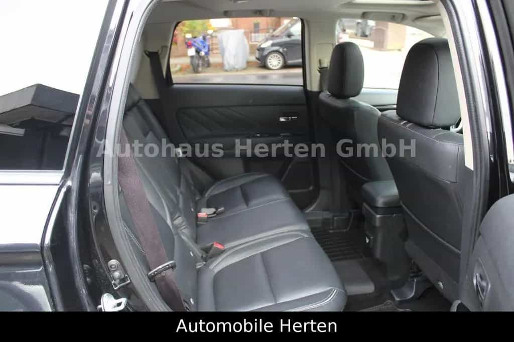 Mitsubishi Outlander PLUG IN HYBRID*2.0*LEDER+NAVI+XENON* 09/2017-photo-8