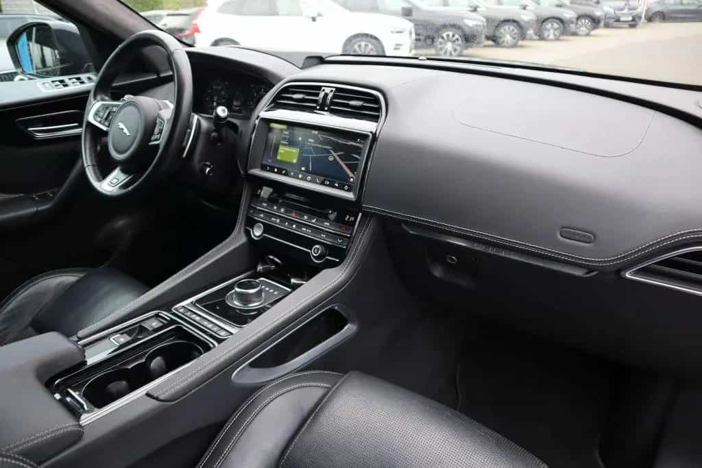Jaguar F-Pace 30d AWD R-Sport 01/2020-photo-12