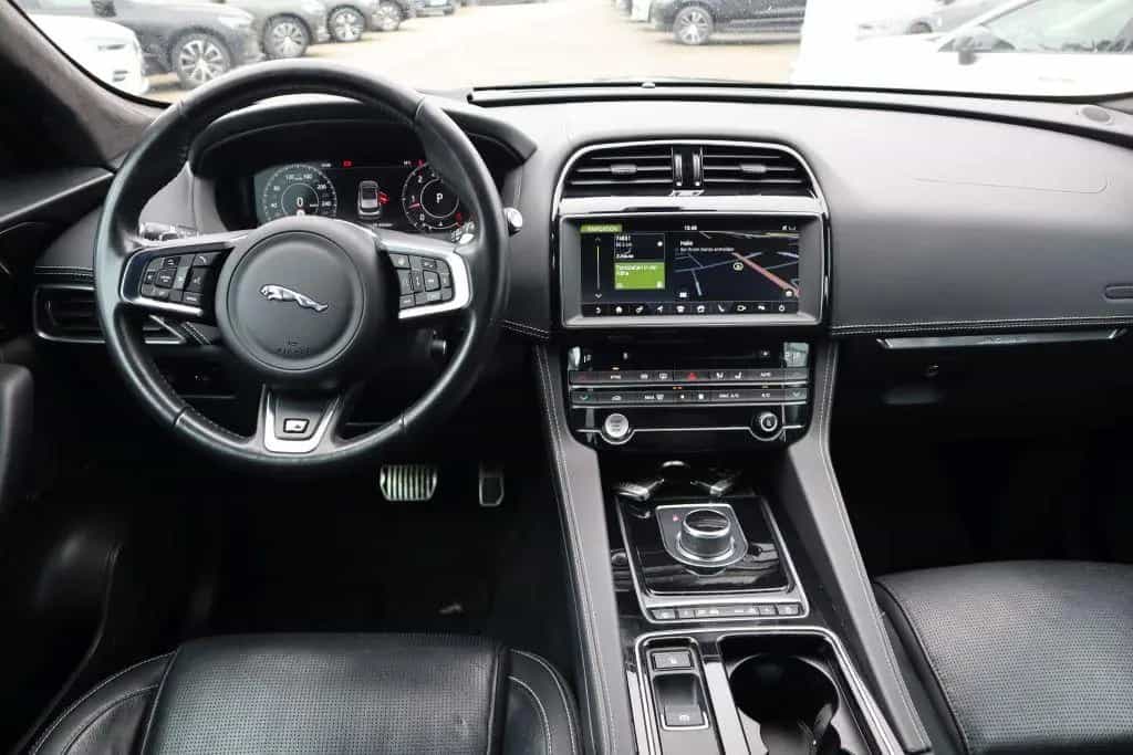 Jaguar F-Pace 30d AWD R-Sport 01/2020-photo-16