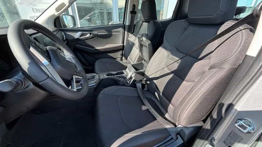 Isuzu D-Max 1.9,DSL,DC 4x4 2026 *FOR EXPORT OUT OF EU* null-photo-21