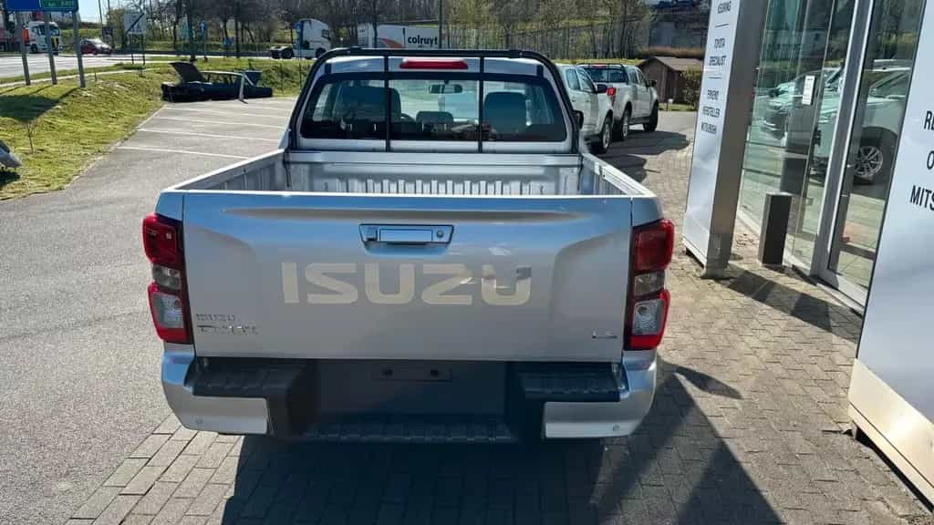 Isuzu D-Max 1.9,DSL,DC 4x4 2026 *FOR EXPORT OUT OF EU* null-photo-5