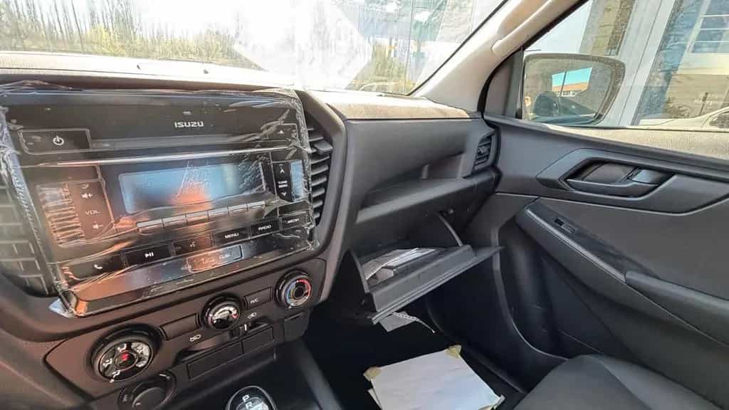 Isuzu D-Max 1.9 SC DSL 2026 *FOR EXPORT OUT OF EU* null-photo-16