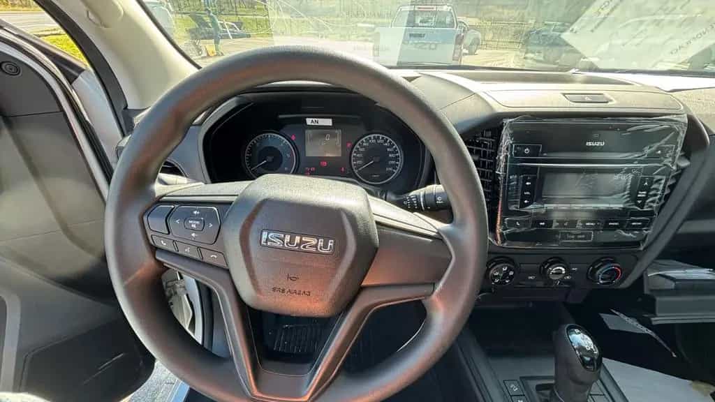 Isuzu D-Max 1.9 SC DSL 2026 *FOR EXPORT OUT OF EU* null-photo-17
