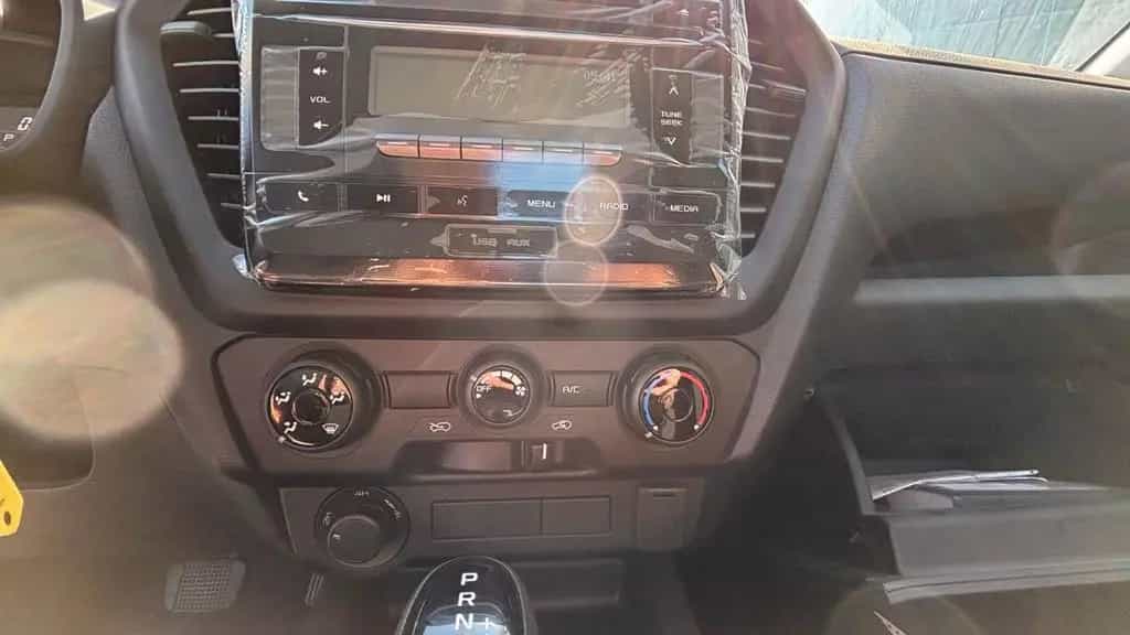 Isuzu D-Max 1.9 SC DSL 2026 *FOR EXPORT OUT OF EU* null-photo-21