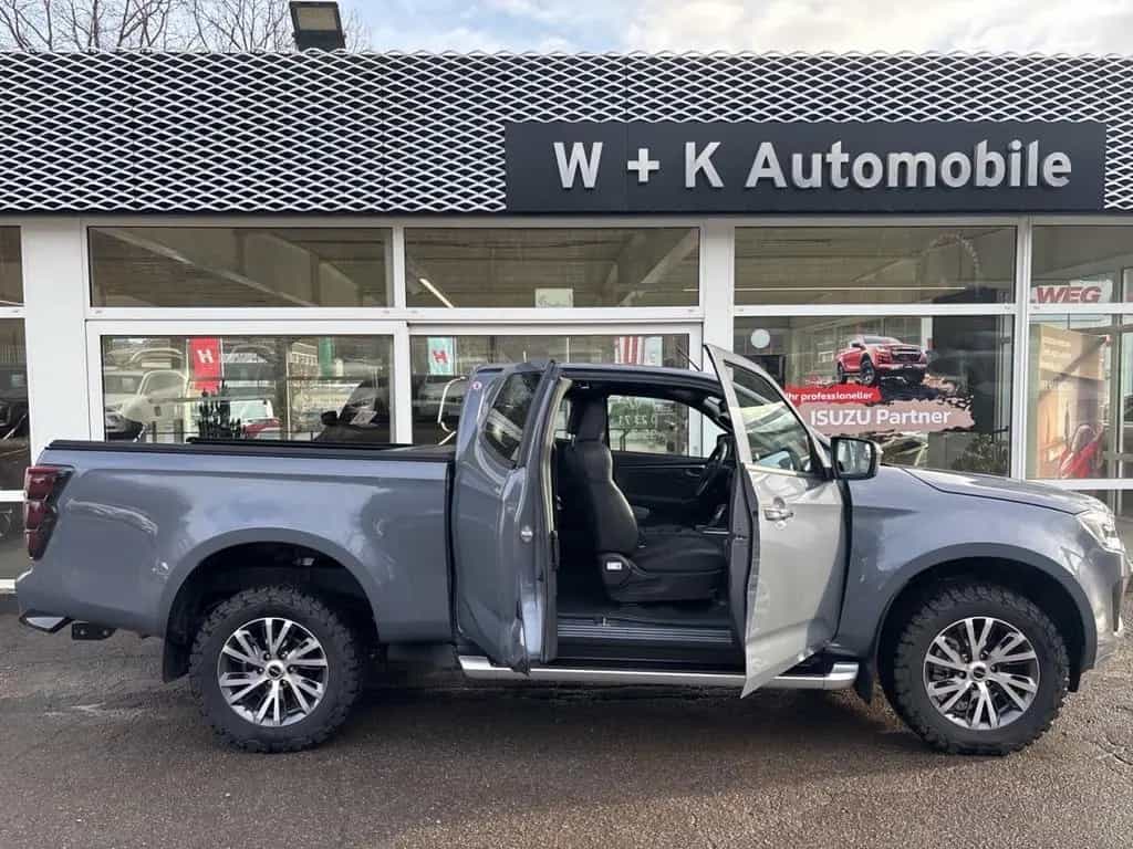 Isuzu D-Max LSE Space Cab All-Terrain 4WD 6AT AHK Roll 11/2025-photo-17