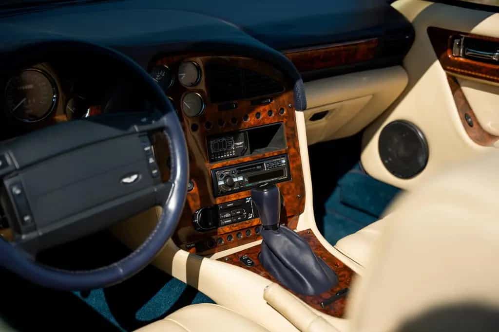 Aston Martin Other V8 Volante LWB / 1 of 63 / Last One Produced 05/2000-photo-12