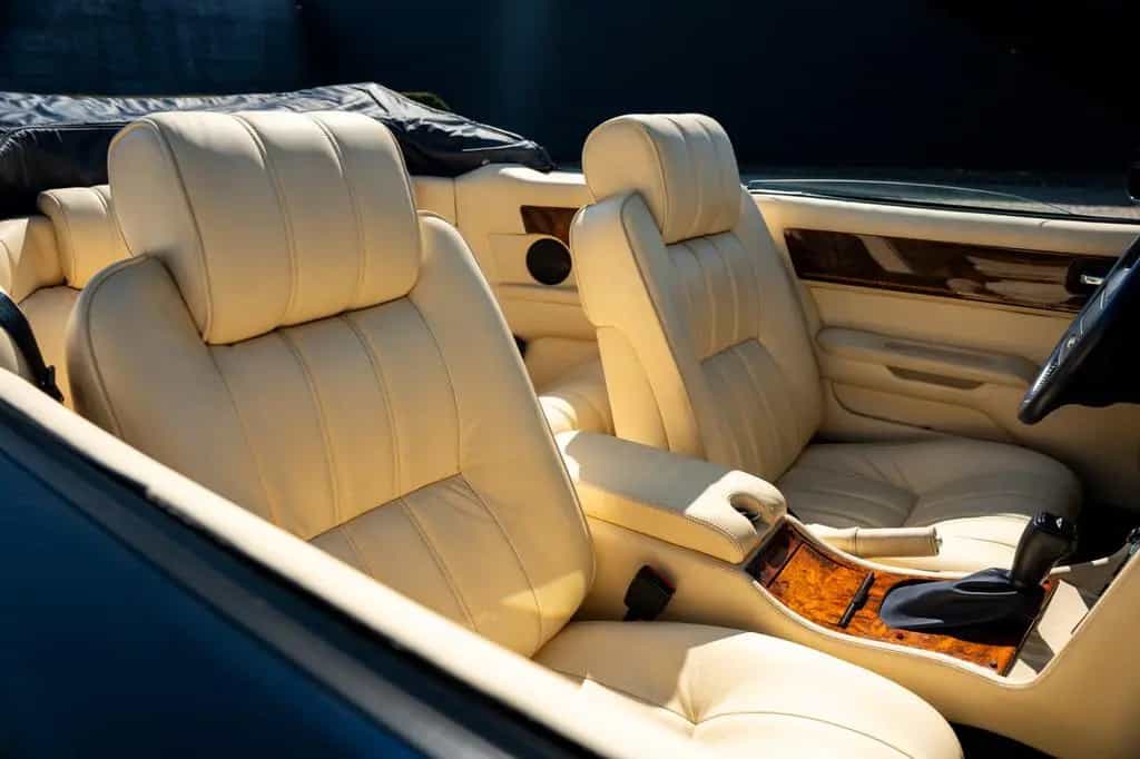 Aston Martin Other V8 Volante LWB / 1 of 63 / Last One Produced 05/2000-photo-14