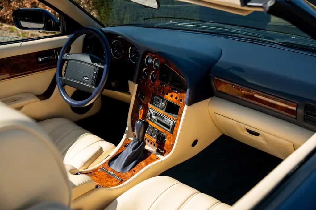 Aston Martin Other V8 Volante LWB / 1 of 63 / Last One Produced 05/2000-photo-15