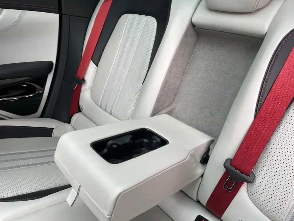 Aston Martin DBX 707 MY25 08/2024-photo-13