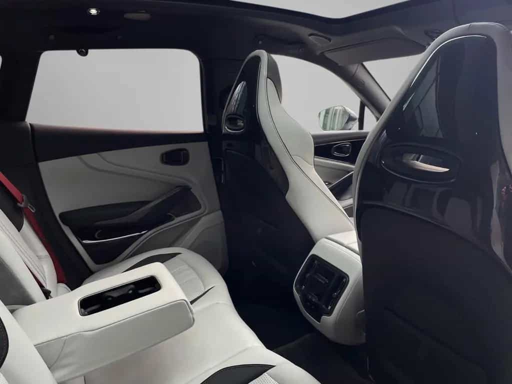 Aston Martin DBX 707 MY25 08/2024-photo-15