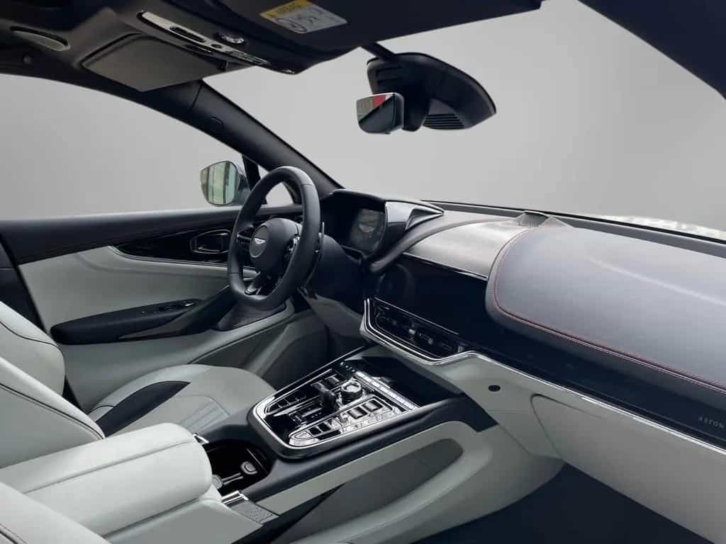 Aston Martin DBX 707 MY25 08/2024-photo-17