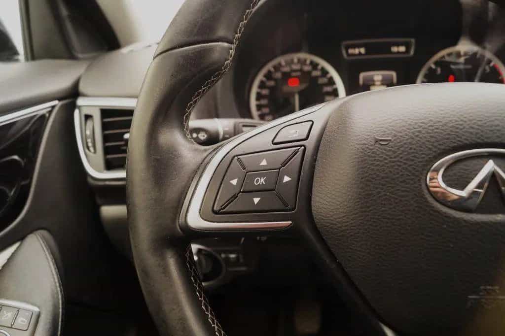 Infiniti Q30 1.5D Business Edition -NAVI-LEER-ECC-PDC-CRU 01/2019-photo-12