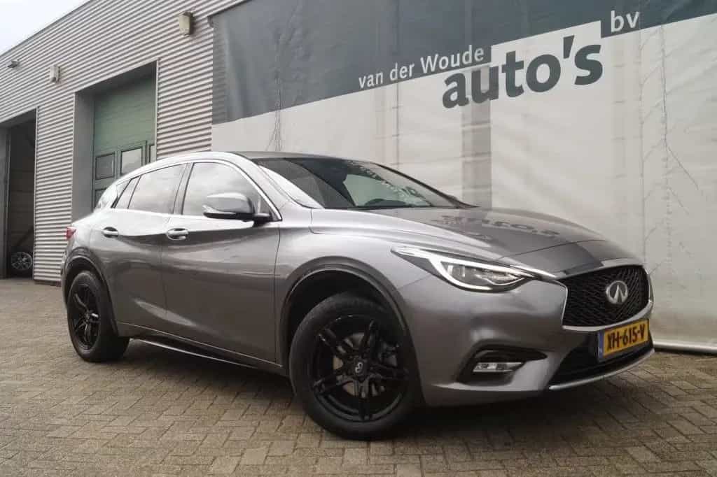Infiniti Q30 1.5D Business Edition -NAVI-LEER-ECC-PDC-CRU 01/2019-photo-2
