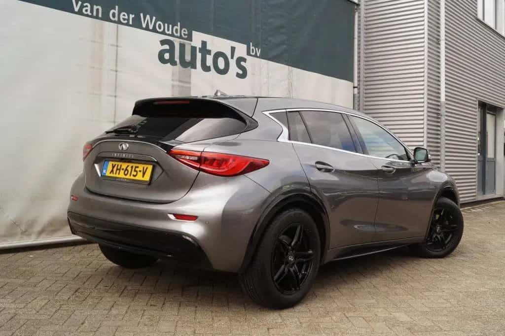 Infiniti Q30 1.5D Business Edition -NAVI-LEER-ECC-PDC-CRU 01/2019-photo-3