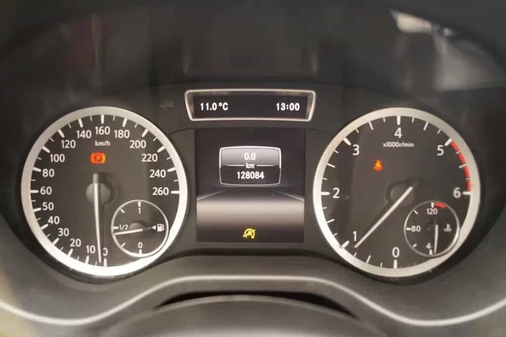 Infiniti Q30 1.5D Business Edition -NAVI-LEER-ECC-PDC-CRU 01/2019-photo-9