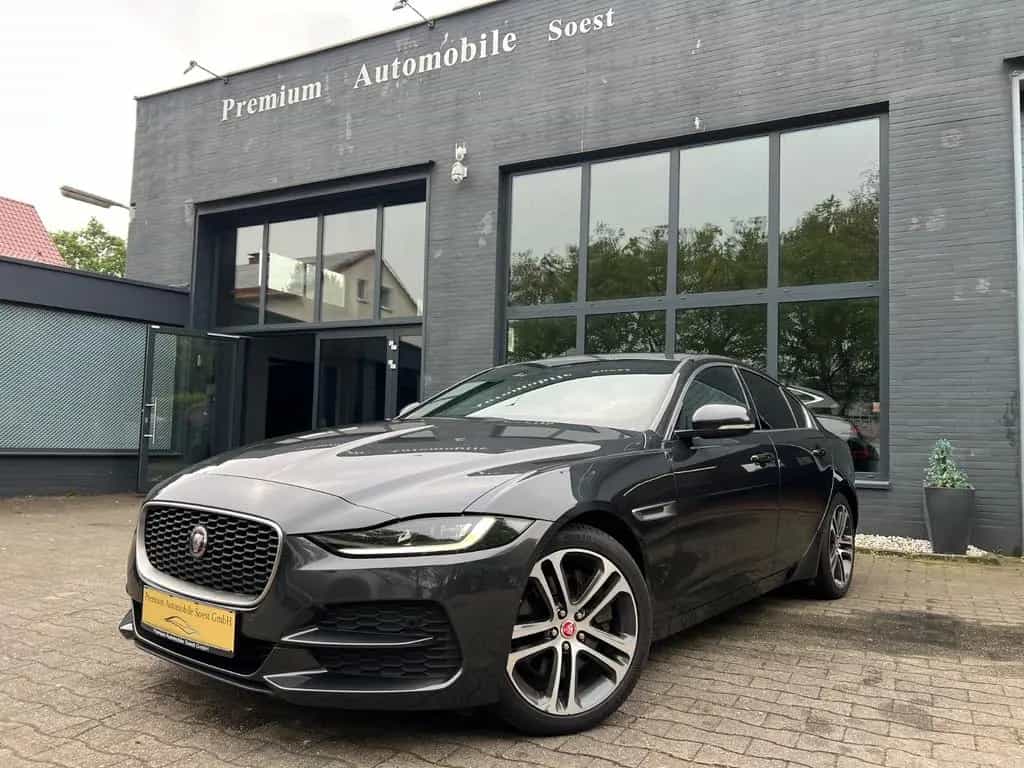 Jaguar XE P250 SE*CAMERA*VIRTUAL COCKPIT*MATRIX LED* 01/2020-photo-0