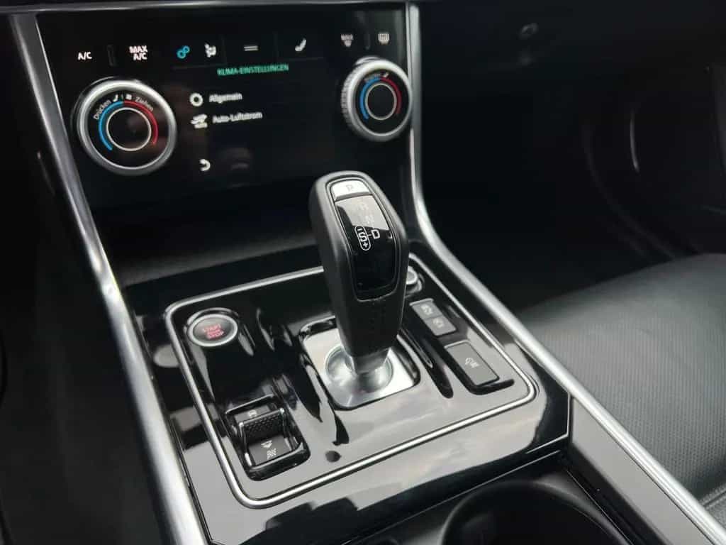 Jaguar XE P250 SE*CAMERA*VIRTUAL COCKPIT*MATRIX LED* 01/2020-photo-11