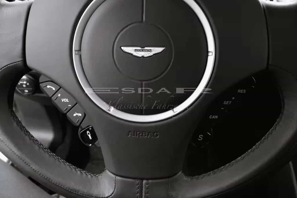 Aston Martin Vanquish Zagato 06/2017-photo-2